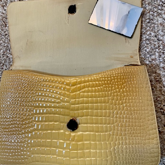 Vintage J. Miller yellow purse - Picture 4 of 6